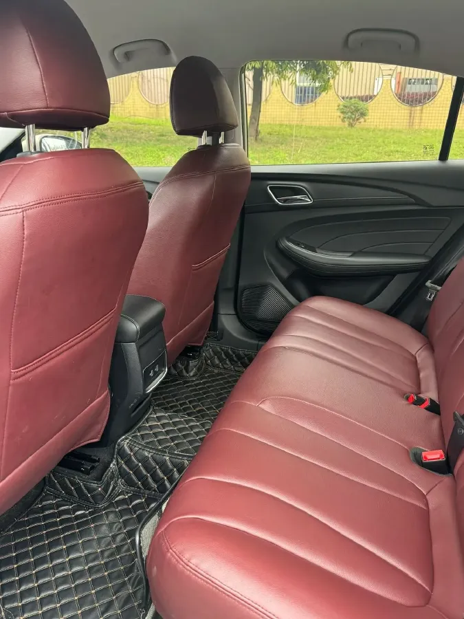 2021 Roewe i5 1.5L 120HP L4 5MT,autocango,china used car exporter,china ev exporter,chinese used car exporter,chinese used ev exporter