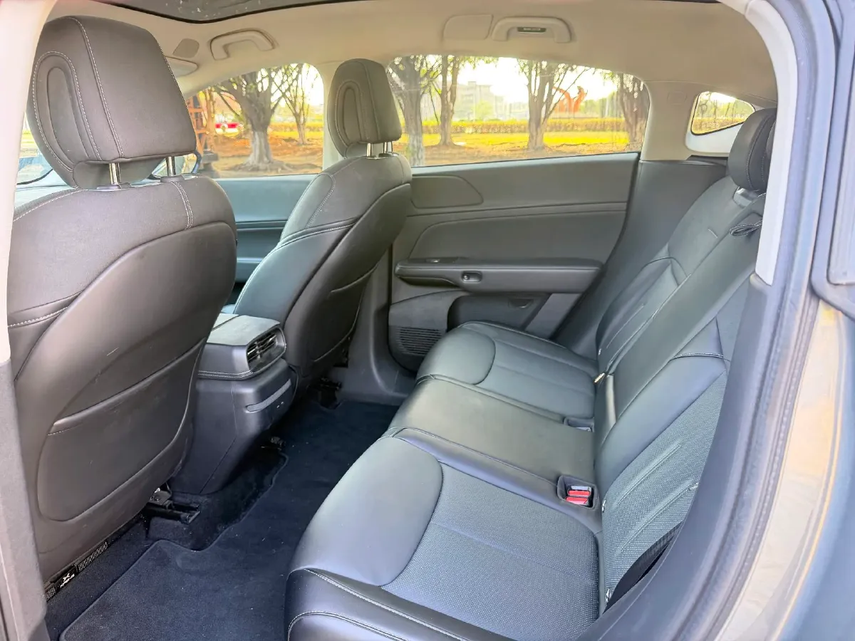 2023 Xpeng G6 BEV 66KWH,autocango,china used car exporter,china ev exporter,chinese used car exporter,chinese used ev exporter