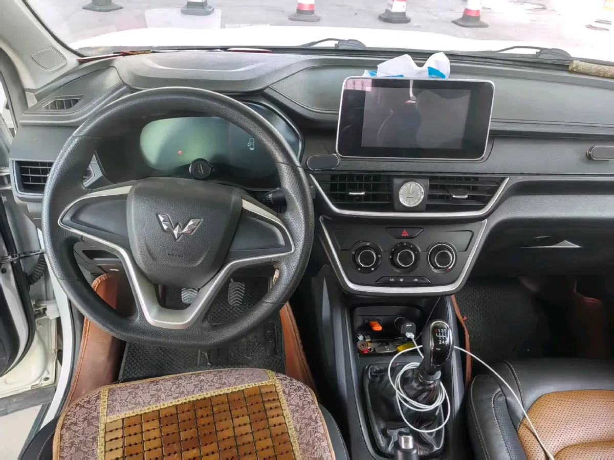 2018 WuLing HongGuang S3 1.5L 112HP L4 6MT,autocango,china used car exporter,china ev exporter,chinese used car exporter,chinese used ev exporter