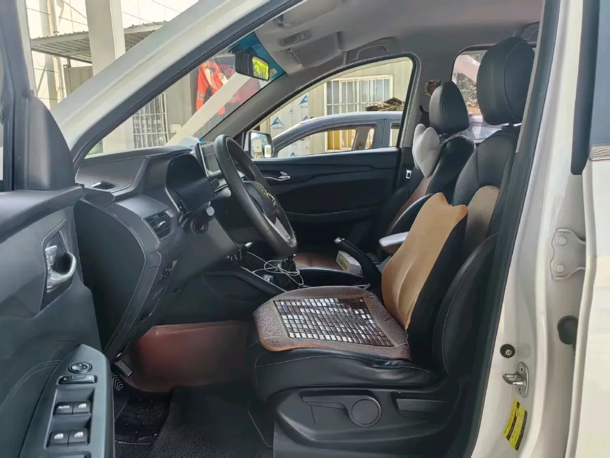 2018 WuLing HongGuang S3 1.5L 112HP L4 6MT,autocango,china used car exporter,china ev exporter,chinese used car exporter,chinese used ev exporter