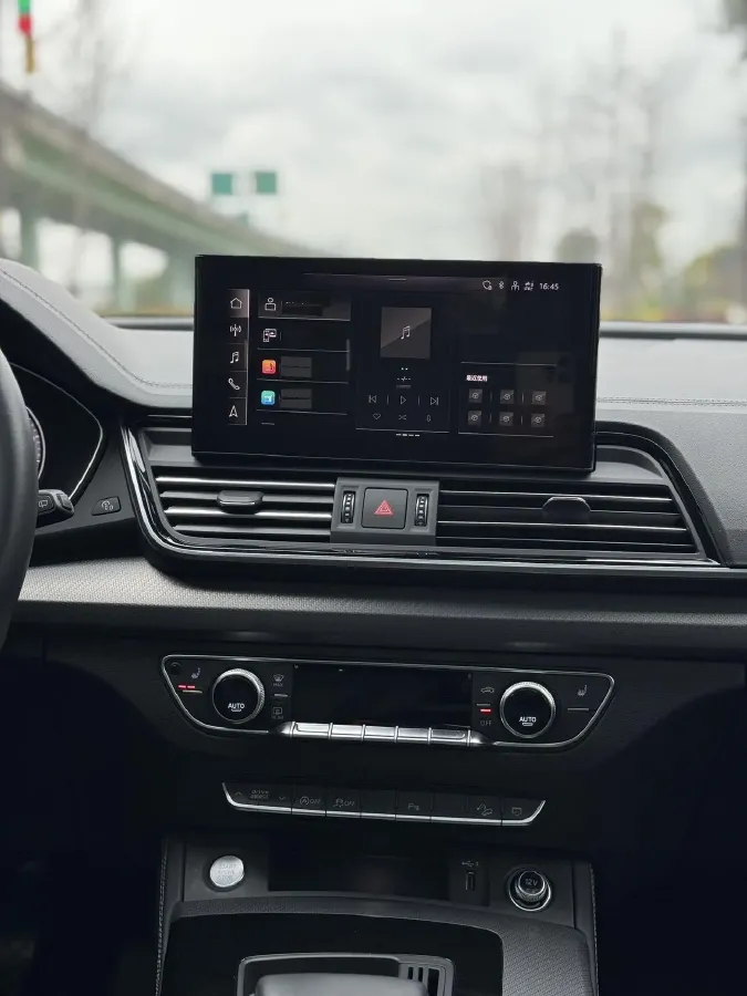 2022 Audi Q5L 2.0T 190HP L4 7DCT,autocango,china used car exporter,china ev exporter,chinese used car exporter,chinese used ev exporter