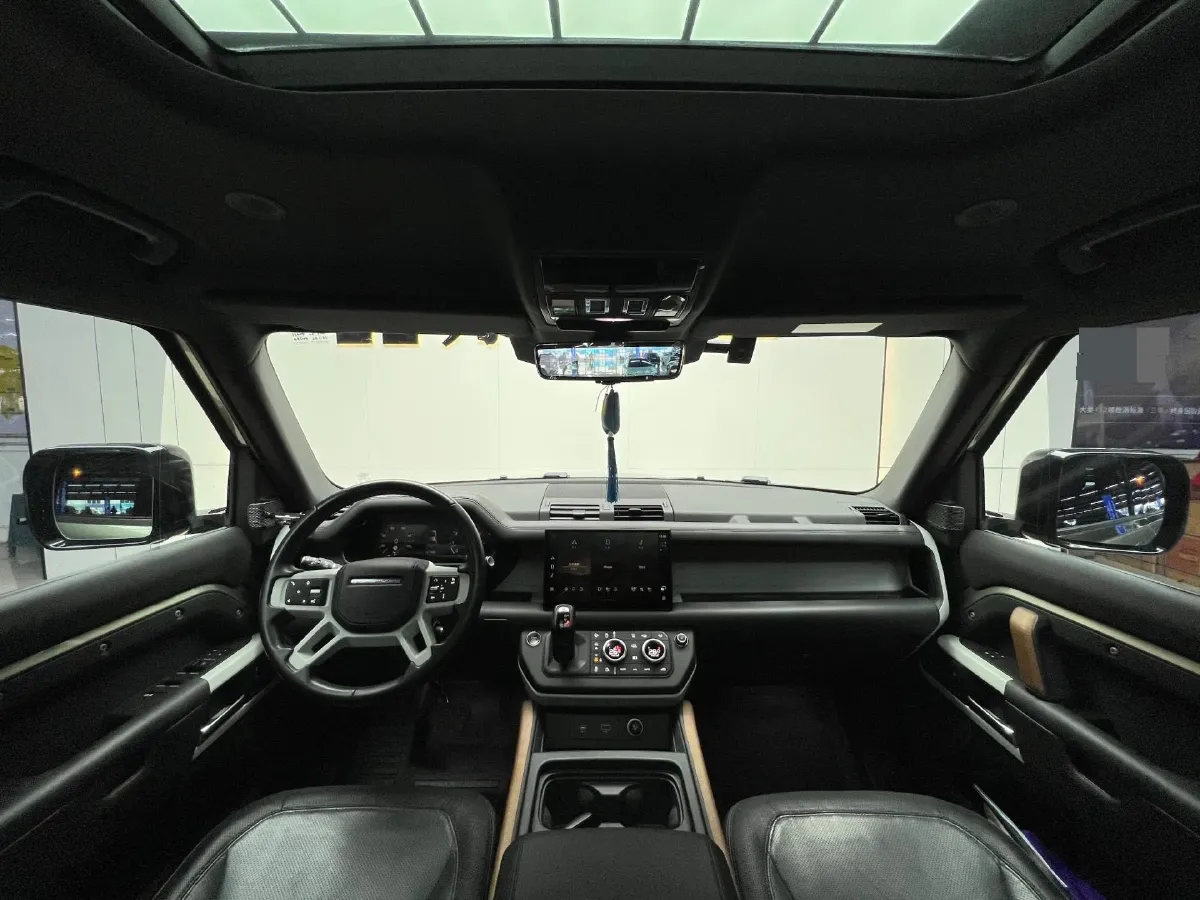 2023 Land Rover Defender 3.0T 400HP L6 8AT,autocango,china used car exporter,china ev exporter,chinese used car exporter,chinese used ev exporter