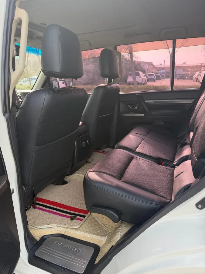 2016 Mitsubishi Pajero 3.0L 174HP V6 5AT,autocango,china used car exporter,china ev exporter,chinese used car exporter,chinese used ev exporter