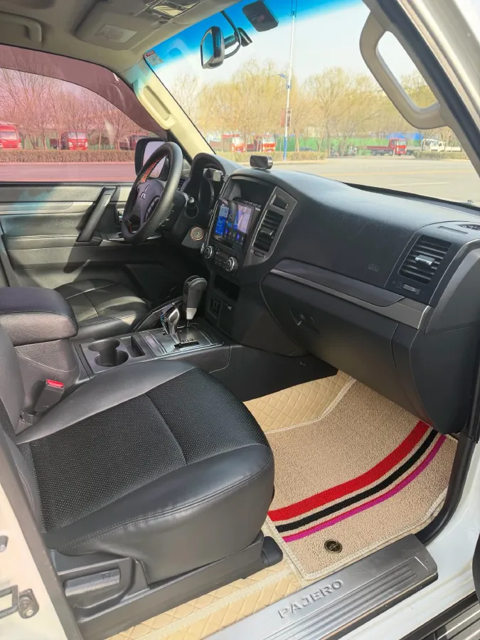 2016 Mitsubishi Pajero 3.0L 174HP V6 5AT,autocango,china used car exporter,china ev exporter,chinese used car exporter,chinese used ev exporter