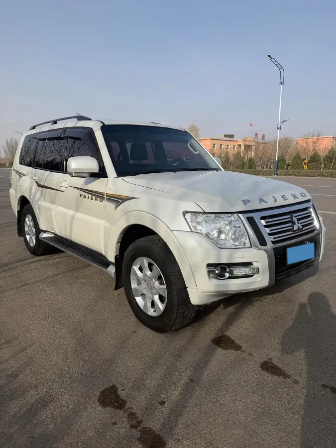 2016 Mitsubishi Pajero 3.0L 174HP V6 5AT,autocango,china used car exporter,china ev exporter,chinese used car exporter,chinese used ev exporter
