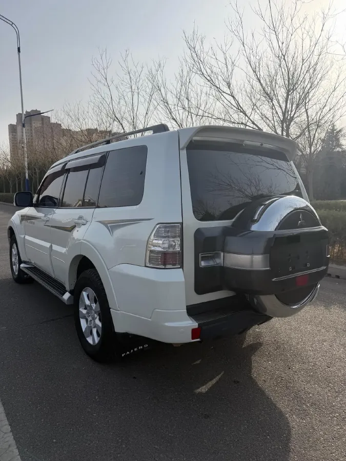 2016 Mitsubishi Pajero 3.0L 174HP V6 5AT,autocango,china used car exporter,china ev exporter,chinese used car exporter,chinese used ev exporter