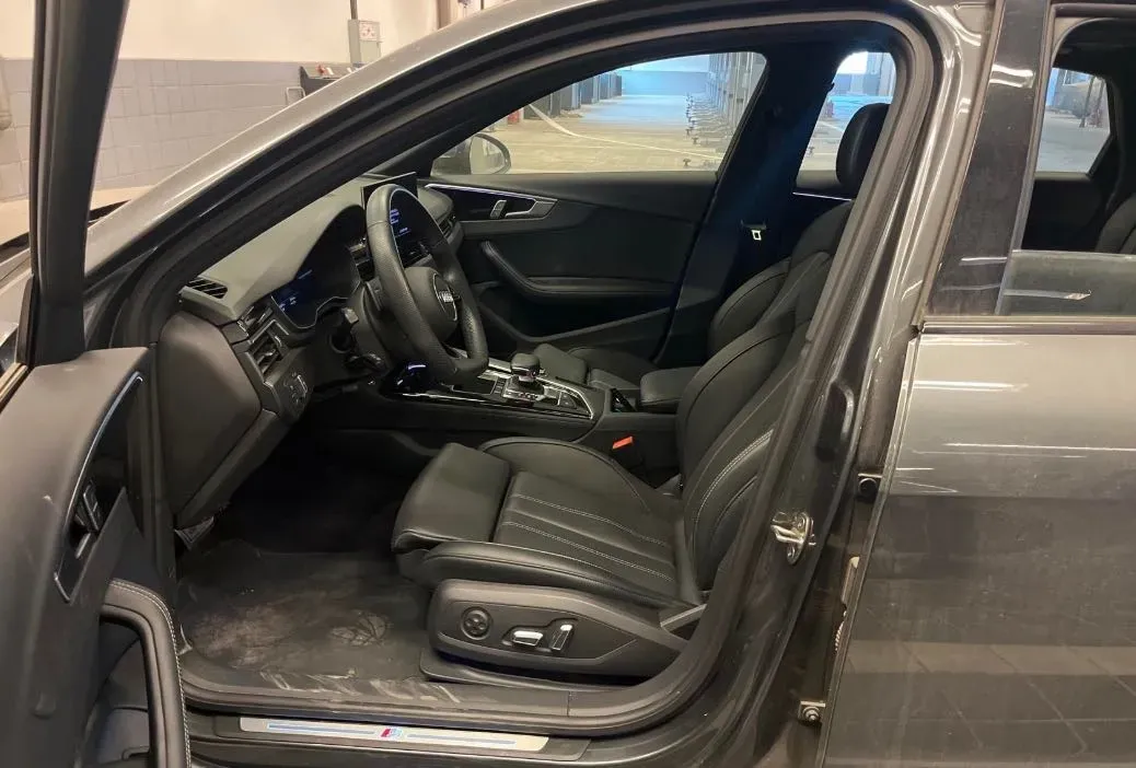 2024 Audi A4L 2.0T 190HP L4 7DCT,autocango,china used car exporter,china ev exporter,chinese used car exporter,chinese used ev exporter