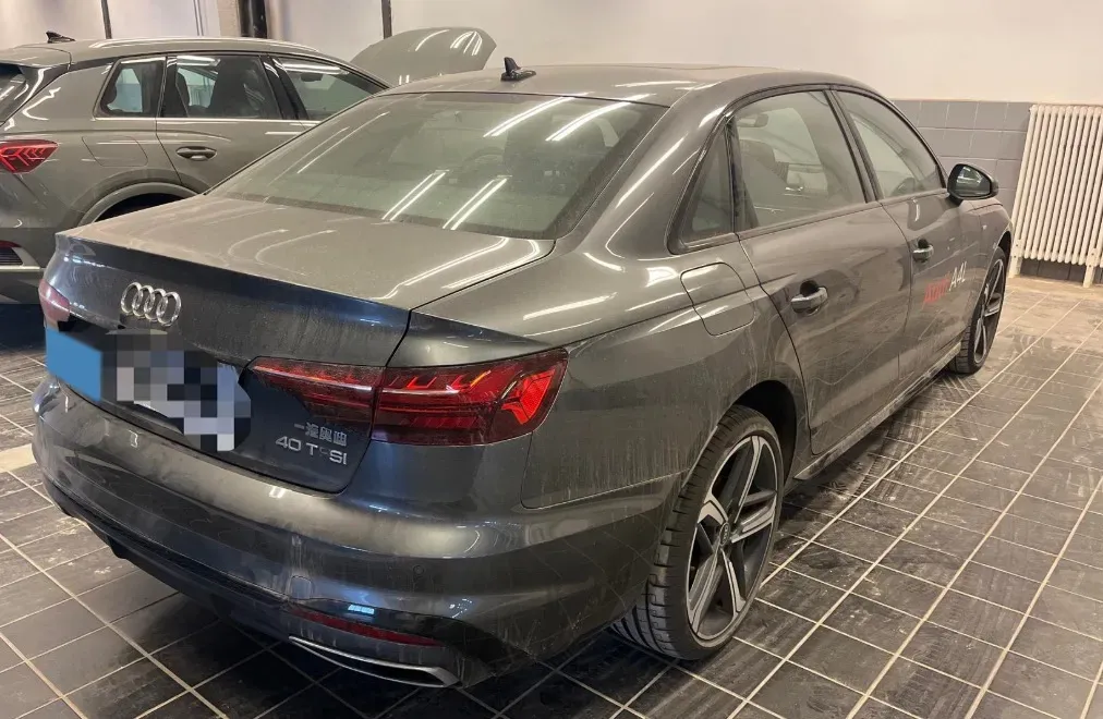 2024 Audi A4L 2.0T 190HP L4 7DCT,autocango,china used car exporter,china ev exporter,chinese used car exporter,chinese used ev exporter