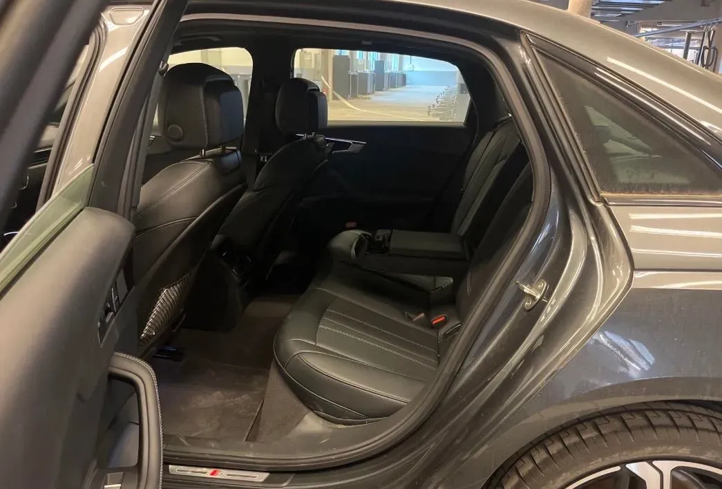 2024 Audi A4L 2.0T 190HP L4 7DCT,autocango,china used car exporter,china ev exporter,chinese used car exporter,chinese used ev exporter