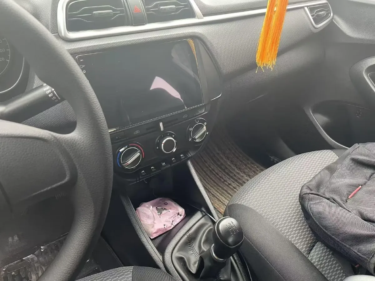 2017 Hyundai Reina 1.4L 95HP L4 5MT,autocango,china used car exporter,china ev exporter,chinese used car exporter,chinese used ev exporter