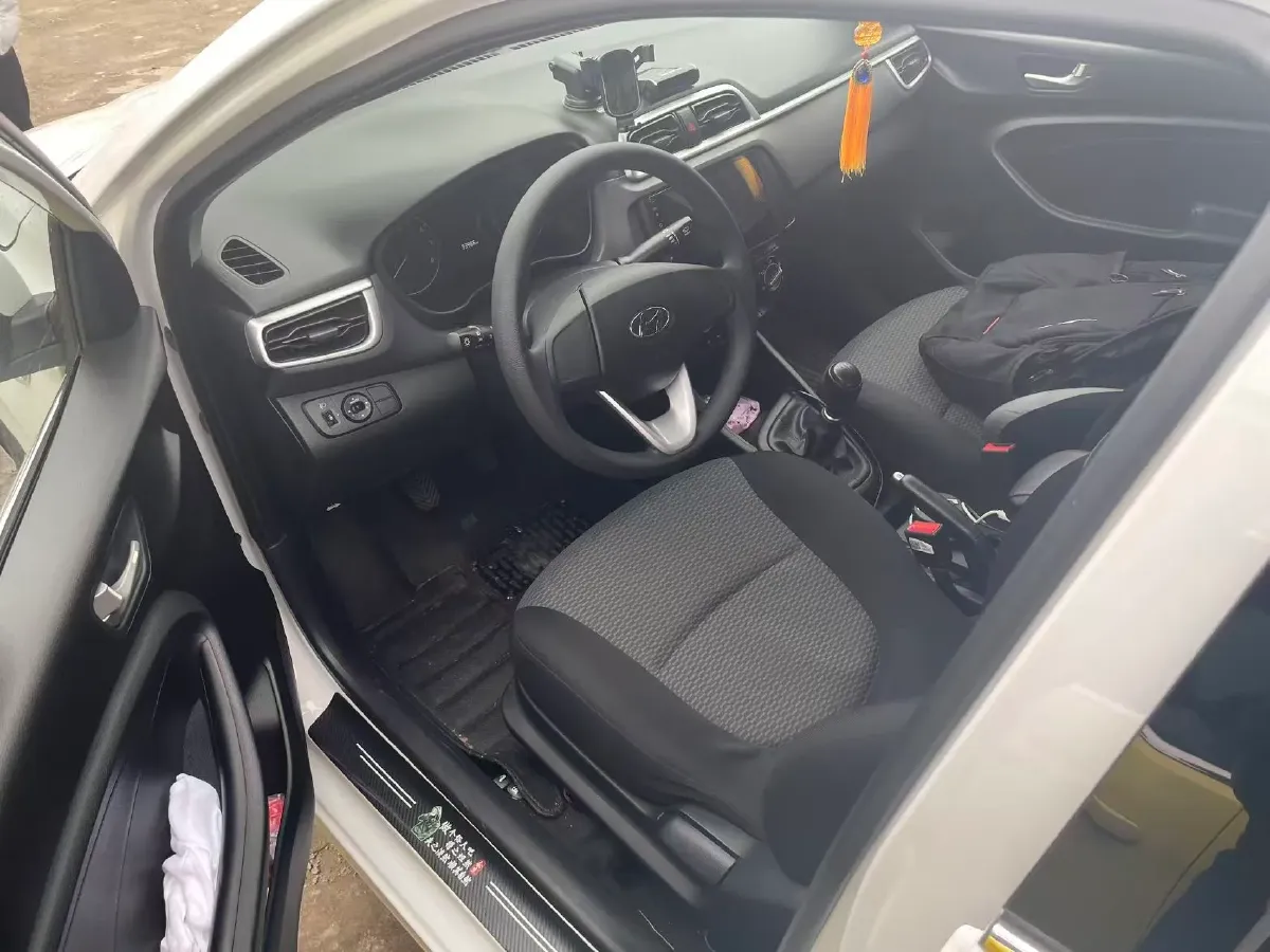 2017 Hyundai Reina 1.4L 95HP L4 5MT,autocango,china used car exporter,china ev exporter,chinese used car exporter,chinese used ev exporter