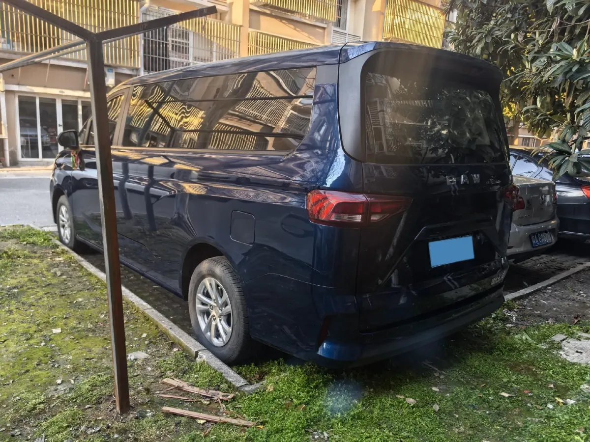 2023 BAW RuiSheng Trump M7 1.6L 124HP L4 5MT,autocango,china used car exporter,china ev exporter,chinese used car exporter,chinese used ev exporter