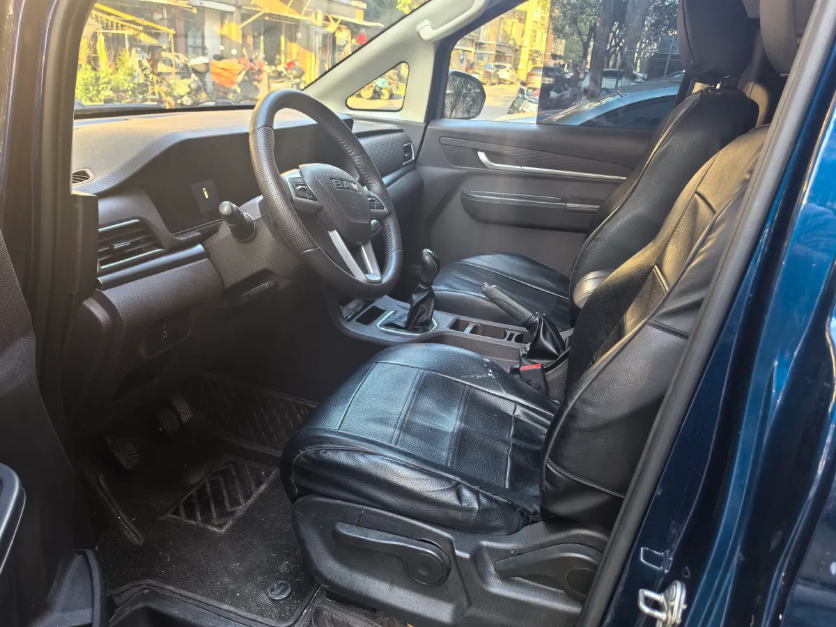 2023 BAW RuiSheng Trump M7 1.6L 124HP L4 5MT,autocango,china used car exporter,china ev exporter,chinese used car exporter,chinese used ev exporter