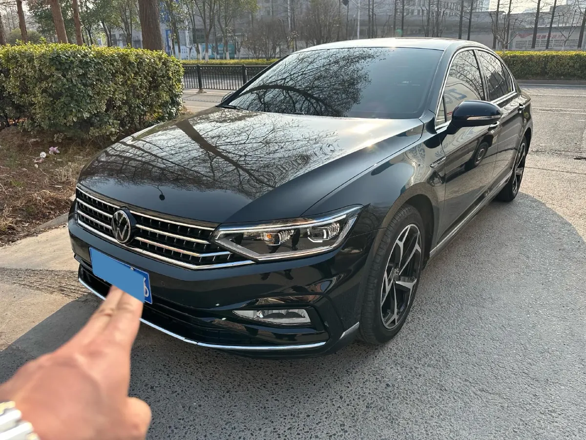 2024 Volkswagen Magotan 2.0T 186HP L4 7DCT,autocango,china used car exporter,china ev exporter,chinese used car exporter,chinese used ev exporter