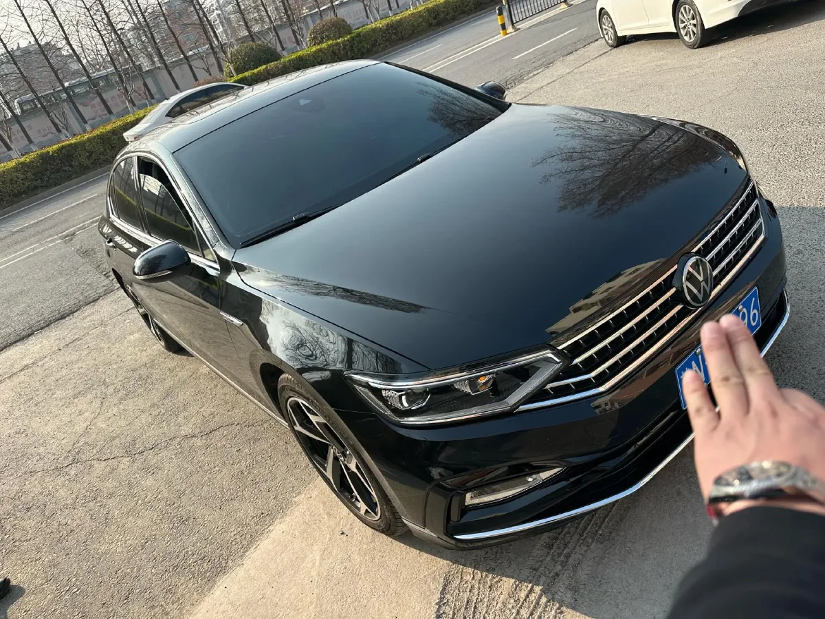 2024 Volkswagen Magotan 2.0T 186HP L4 7DCT,autocango,china used car exporter,china ev exporter,chinese used car exporter,chinese used ev exporter