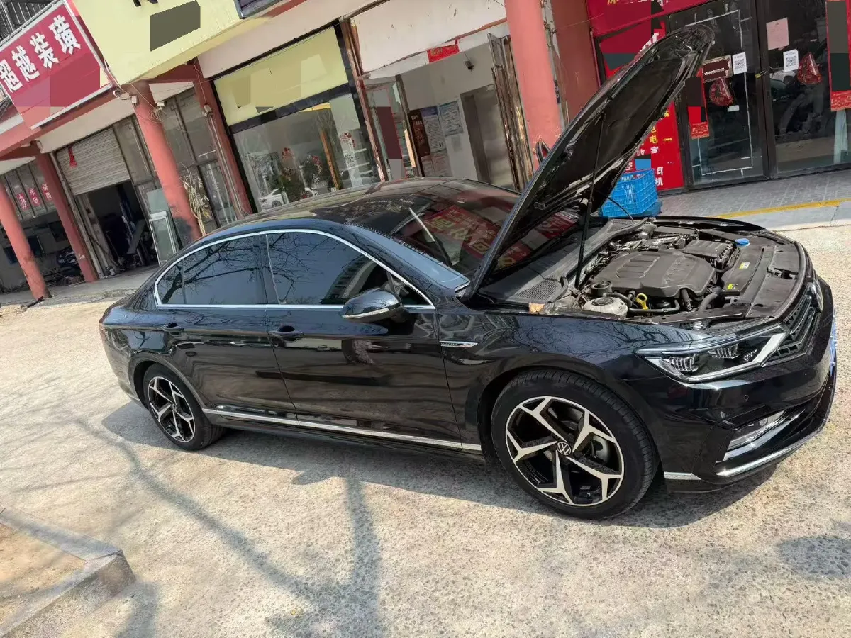 2024 Volkswagen Magotan 2.0T 186HP L4 7DCT,autocango,china used car exporter,china ev exporter,chinese used car exporter,chinese used ev exporter