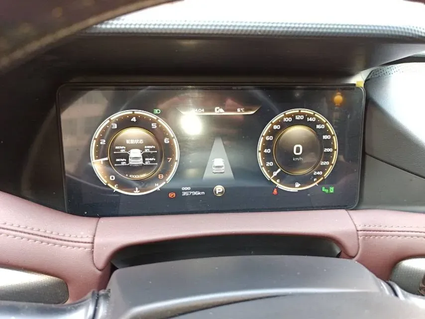 2022 Geely Okavango 1.8T 184HP L4 7DCT,autocango,china used car exporter,china ev exporter,chinese used car exporter,chinese used ev exporter