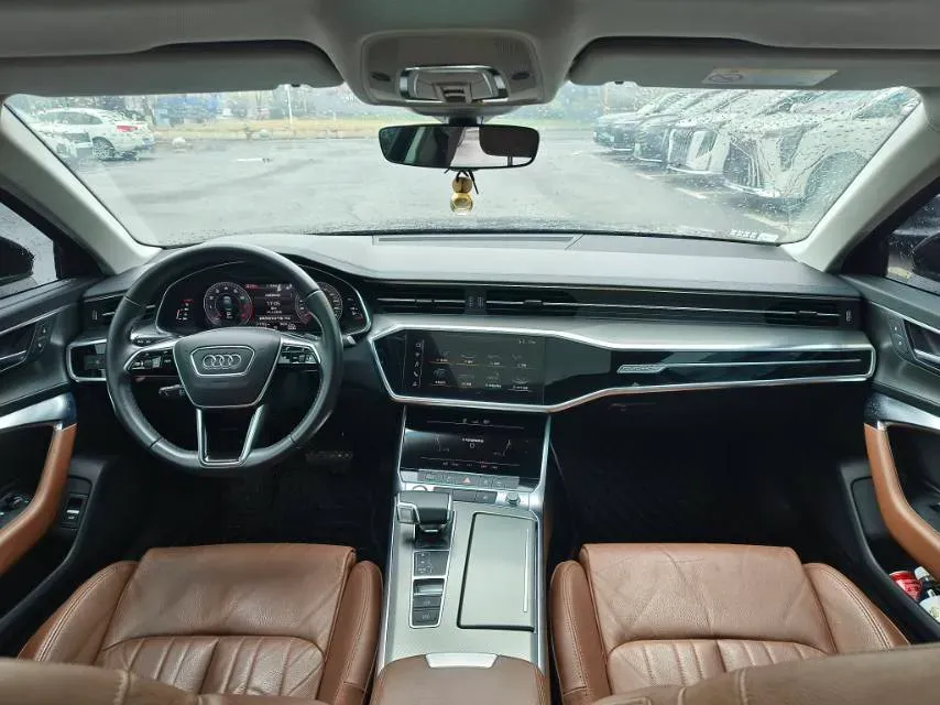 2019 Mercedes-Benz GLC Class 2.0T 245HP L4 9AT,autocango,china used car exporter,china ev exporter,chinese used car exporter,chinese used ev exporter