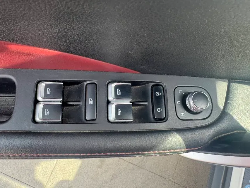 2021 Geely Coolray 1.4T 141HP L4 6DCT,autocango,china used car exporter,china ev exporter,chinese used car exporter,chinese used ev exporter