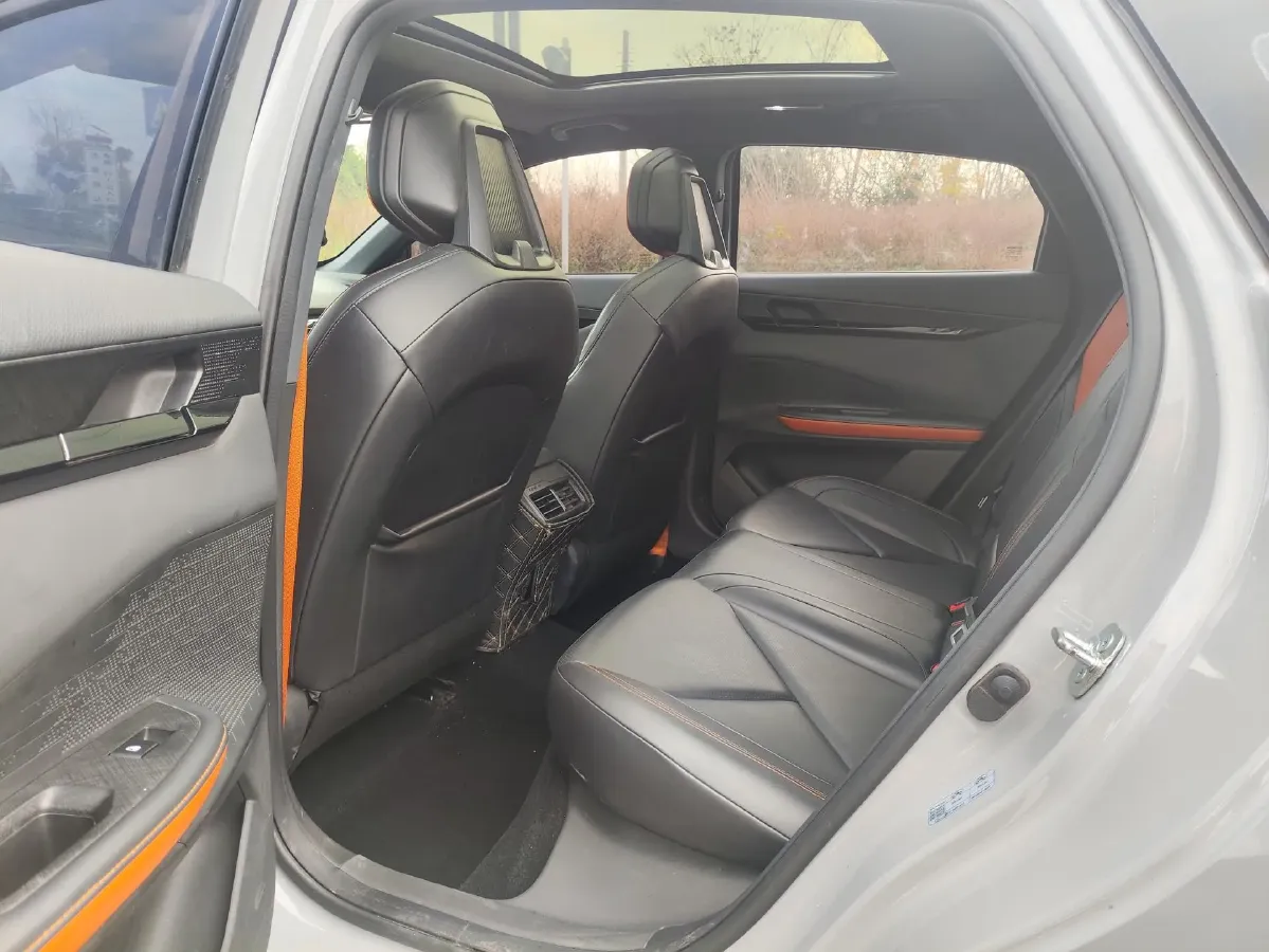 2022 ChangAn UNI-V 1.5T 188HP L4 7DCT,autocango,china used car exporter,china ev exporter,chinese used car exporter,chinese used ev exporter