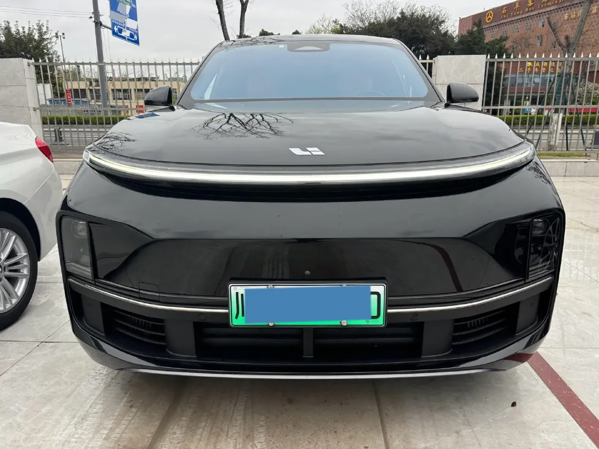 2023 Li L8 Range Extended 154HP REEV 40.9KWH,autocango,china used car exporter,china ev exporter,chinese used car exporter,chinese used ev exporter