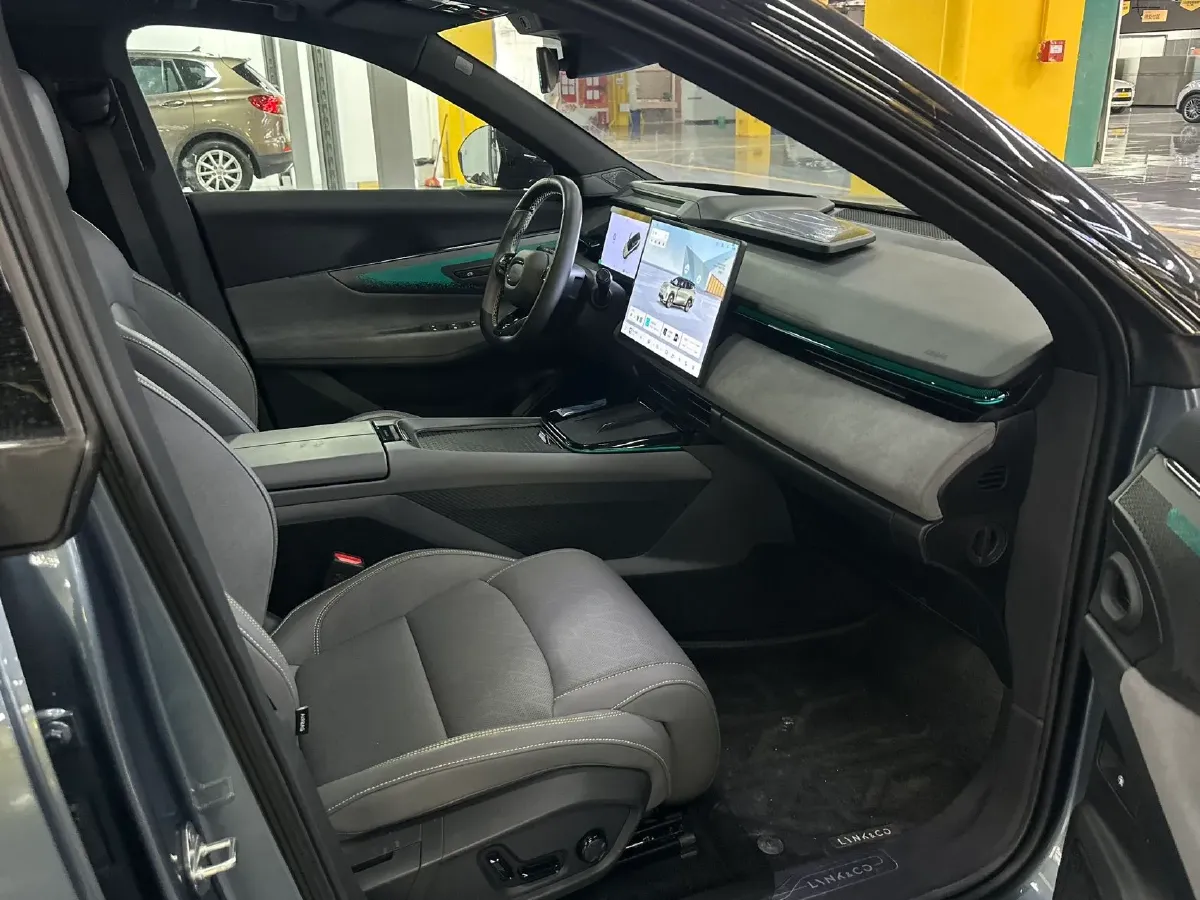 2025 LYNK&CO 08 EM-P 1.5T 163HP L4 3DHT PHEV 39.6KWH,autocango,china used car exporter,china ev exporter,chinese used car exporter,chinese used ev exporter