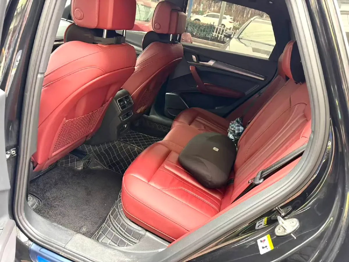 2023 Audi Q5L 2.0T 190HP L4 7DCT,autocango,china used car exporter,china ev exporter,chinese used car exporter,chinese used ev exporter