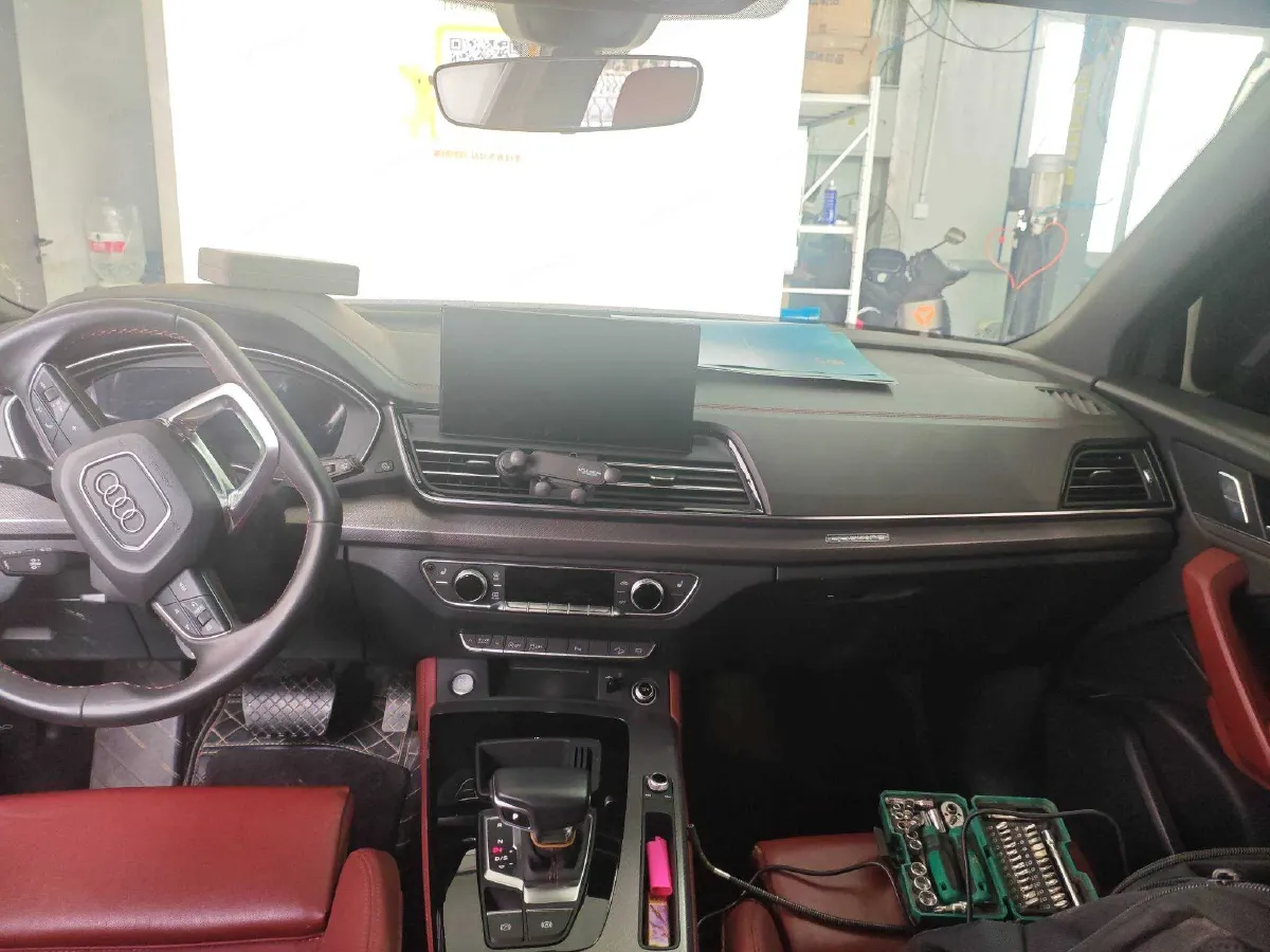 2023 Audi Q5L 2.0T 190HP L4 7DCT,autocango,china used car exporter,china ev exporter,chinese used car exporter,chinese used ev exporter