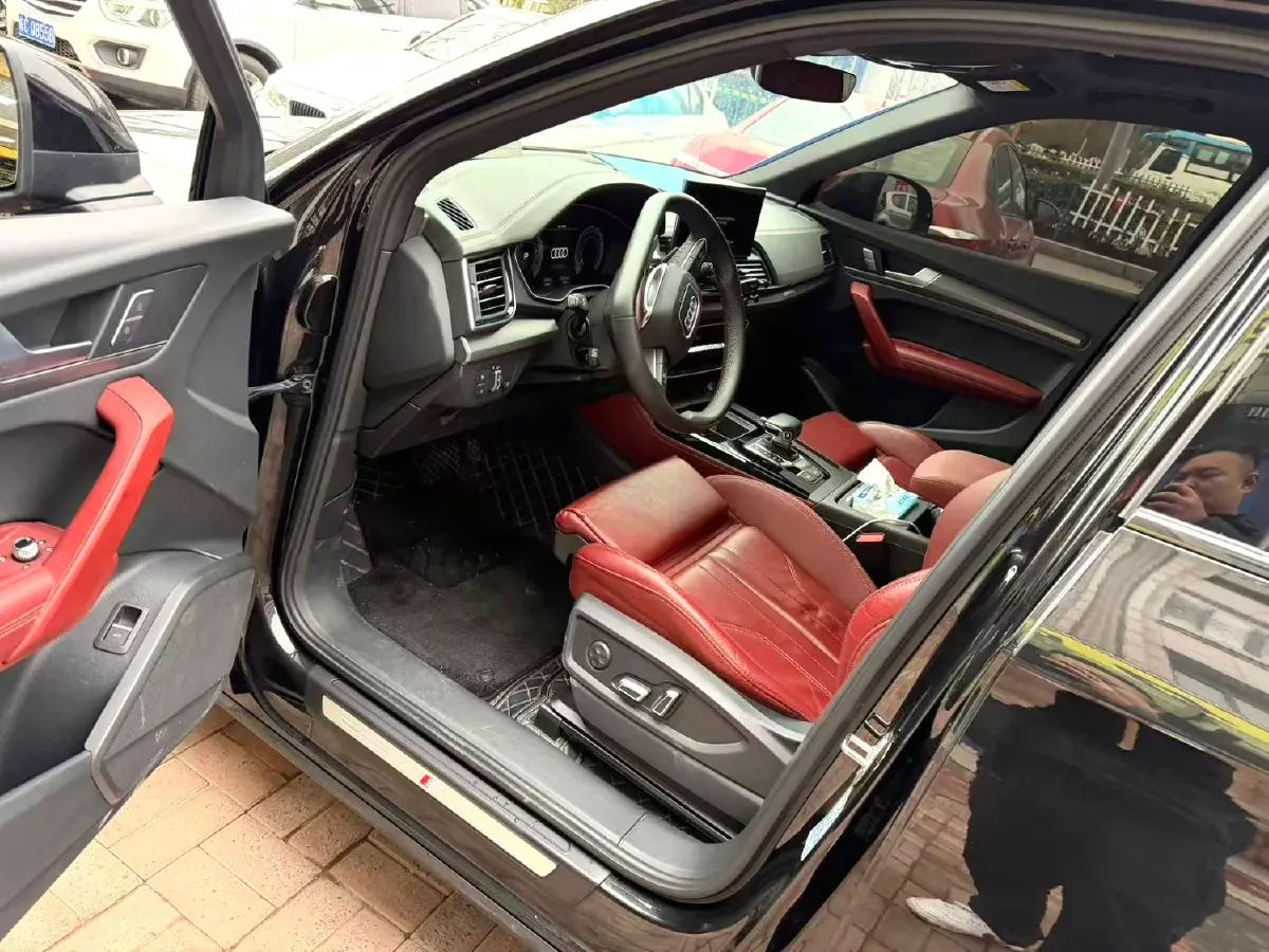 2023 Audi Q5L 2.0T 190HP L4 7DCT,autocango,china used car exporter,china ev exporter,chinese used car exporter,chinese used ev exporter