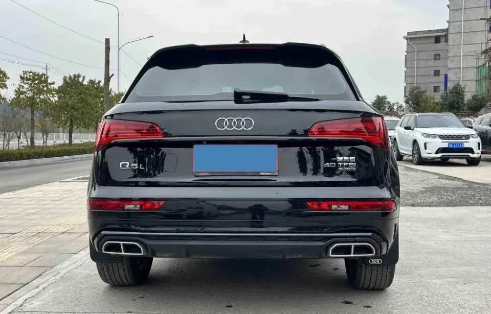 2023 Audi Q5L 2.0T 190HP L4 7DCT,autocango,china used car exporter,china ev exporter,chinese used car exporter,chinese used ev exporter