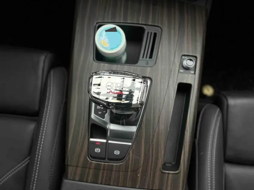 2023 Audi Q5L 2.0T 190HP L4 7DCT,autocango,china used car exporter,china ev exporter,chinese used car exporter,chinese used ev exporter