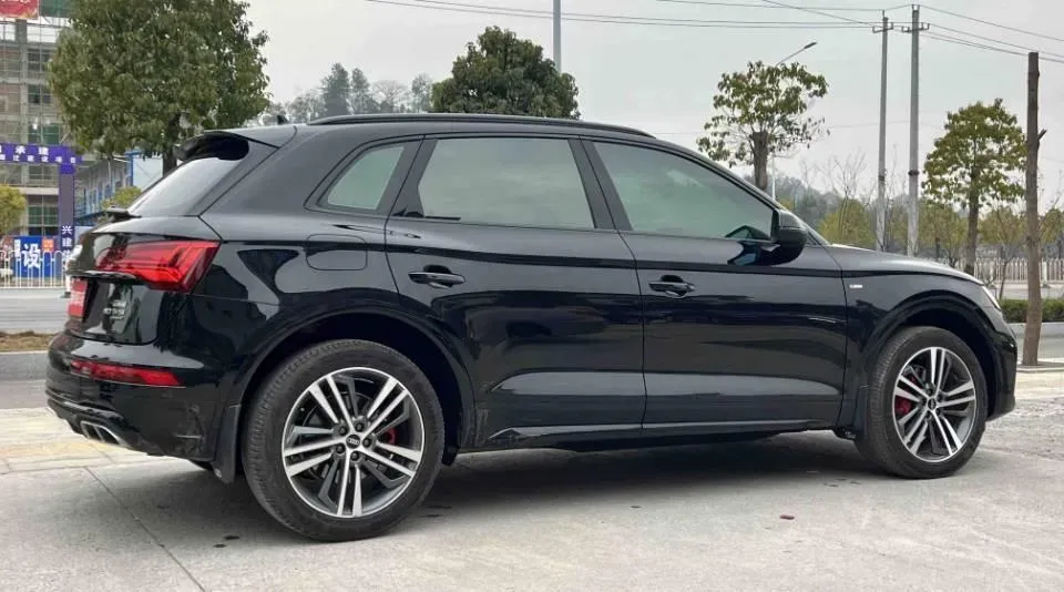 2023 Audi Q5L 2.0T 190HP L4 7DCT,autocango,china used car exporter,china ev exporter,chinese used car exporter,chinese used ev exporter