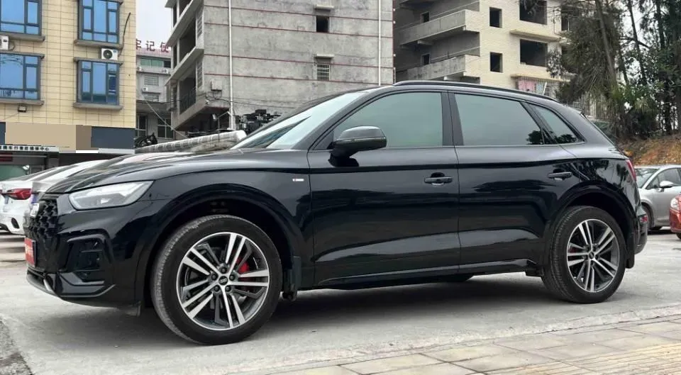 2023 Audi Q5L 2.0T 190HP L4 7DCT,autocango,china used car exporter,china ev exporter,chinese used car exporter,chinese used ev exporter