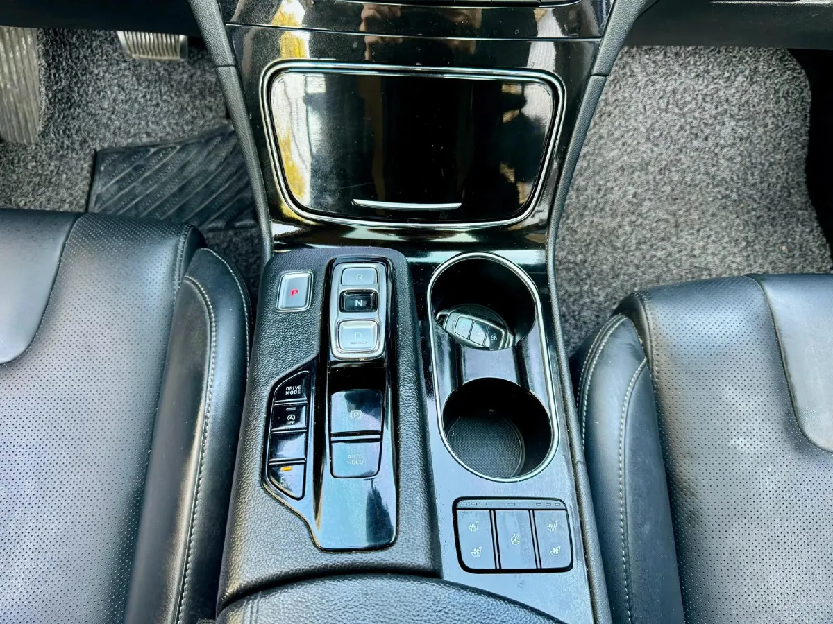 2019 Hyundai Santafe 2.0T 230HP L4 8AT,autocango,china used car exporter,china ev exporter,chinese used car exporter,chinese used ev exporter