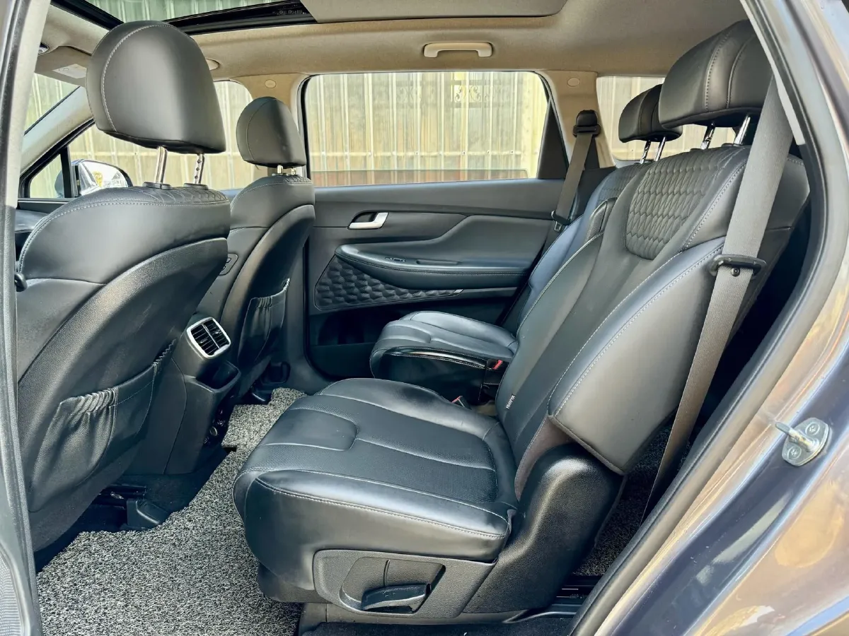 2019 Hyundai Santafe 2.0T 230HP L4 8AT,autocango,china used car exporter,china ev exporter,chinese used car exporter,chinese used ev exporter