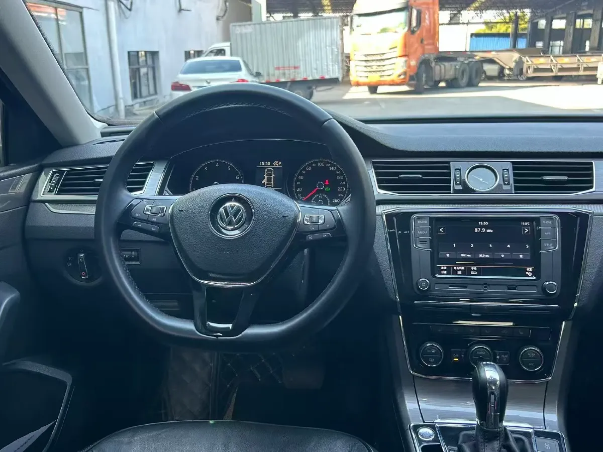 2017 Volkswagen Passat 1.8T 180HP L4 7DCT,autocango,china used car exporter,china ev exporter,chinese used car exporter,chinese used ev exporter