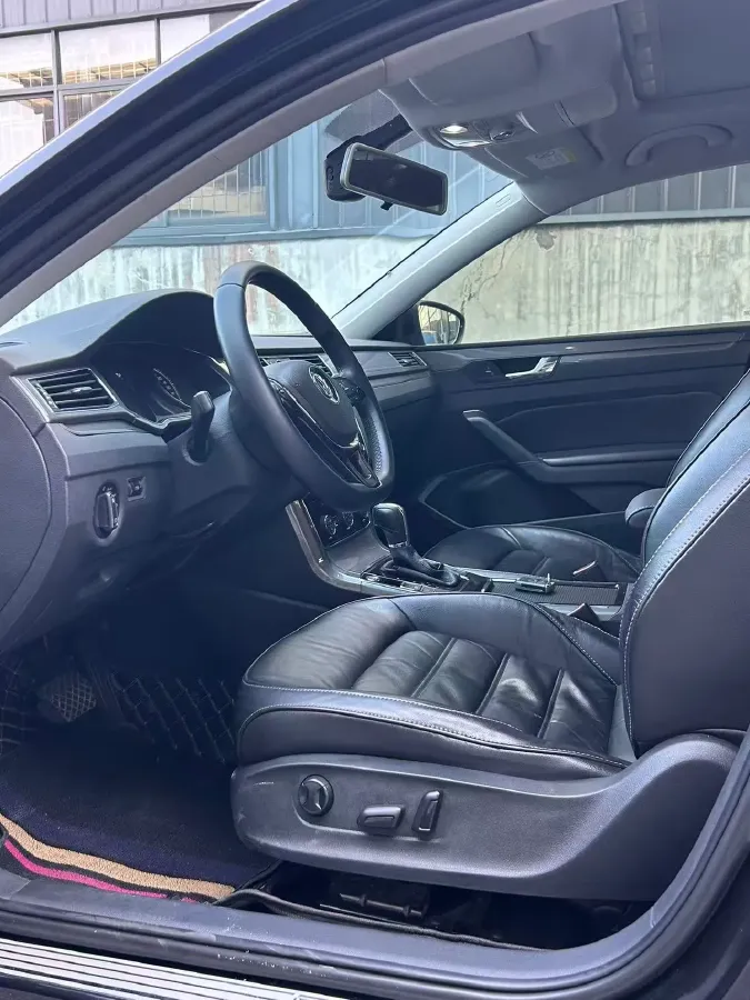 2017 Volkswagen Passat 1.8T 180HP L4 7DCT,autocango,china used car exporter,china ev exporter,chinese used car exporter,chinese used ev exporter