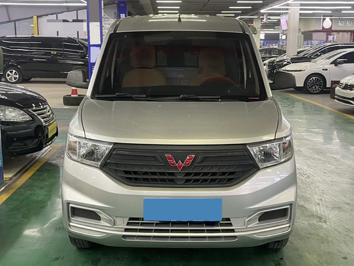 2019 WuLing HongGuang V 1.5L 99HP L4 6MT,autocango,china used car exporter,china ev exporter,chinese used car exporter,chinese used ev exporter