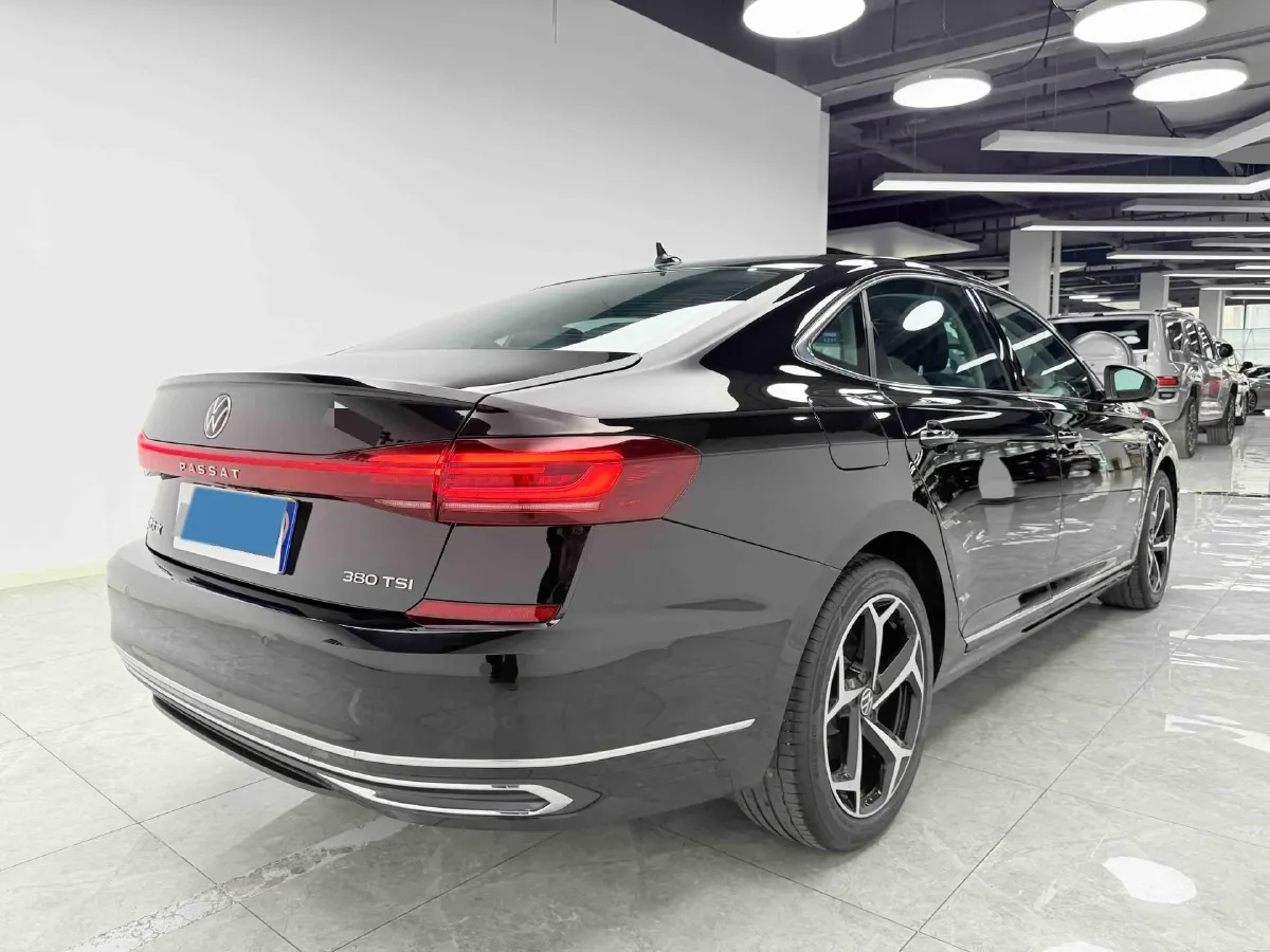 2024 Volkswagen Passat 2.0T 220HP L4 7DCT,autocango,china used car exporter,china ev exporter,chinese used car exporter,chinese used ev exporter
