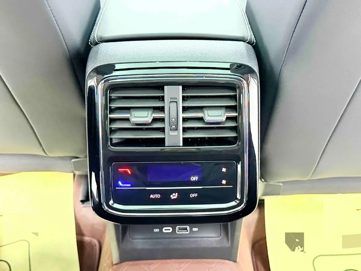 2024 Volkswagen Passat 2.0T 220HP L4 7DCT,autocango,china used car exporter,china ev exporter,chinese used car exporter,chinese used ev exporter