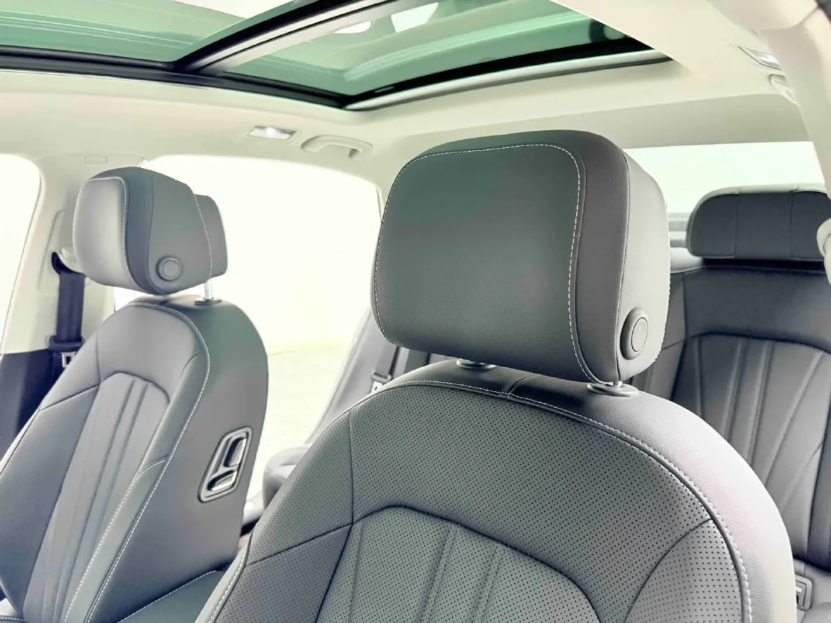 2024 Volkswagen Passat 2.0T 220HP L4 7DCT,autocango,china used car exporter,china ev exporter,chinese used car exporter,chinese used ev exporter