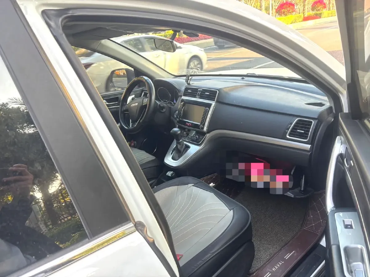 2019 Haval M6 1.5T 150HP L4 7DCT,autocango,china used car exporter,china ev exporter,chinese used car exporter,chinese used ev exporter