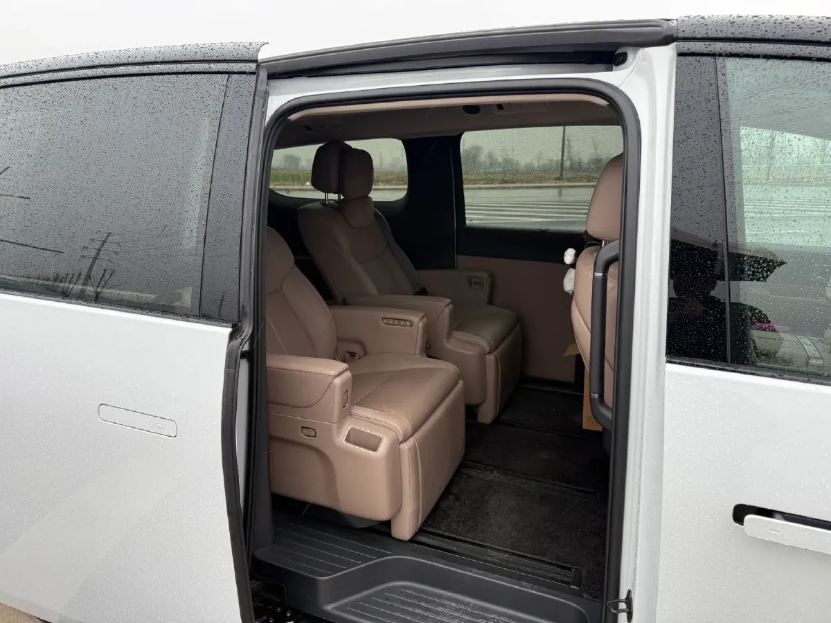 2025 Li MEGA BEV,autocango,china used car exporter,china ev exporter,chinese used car exporter,chinese used ev exporter