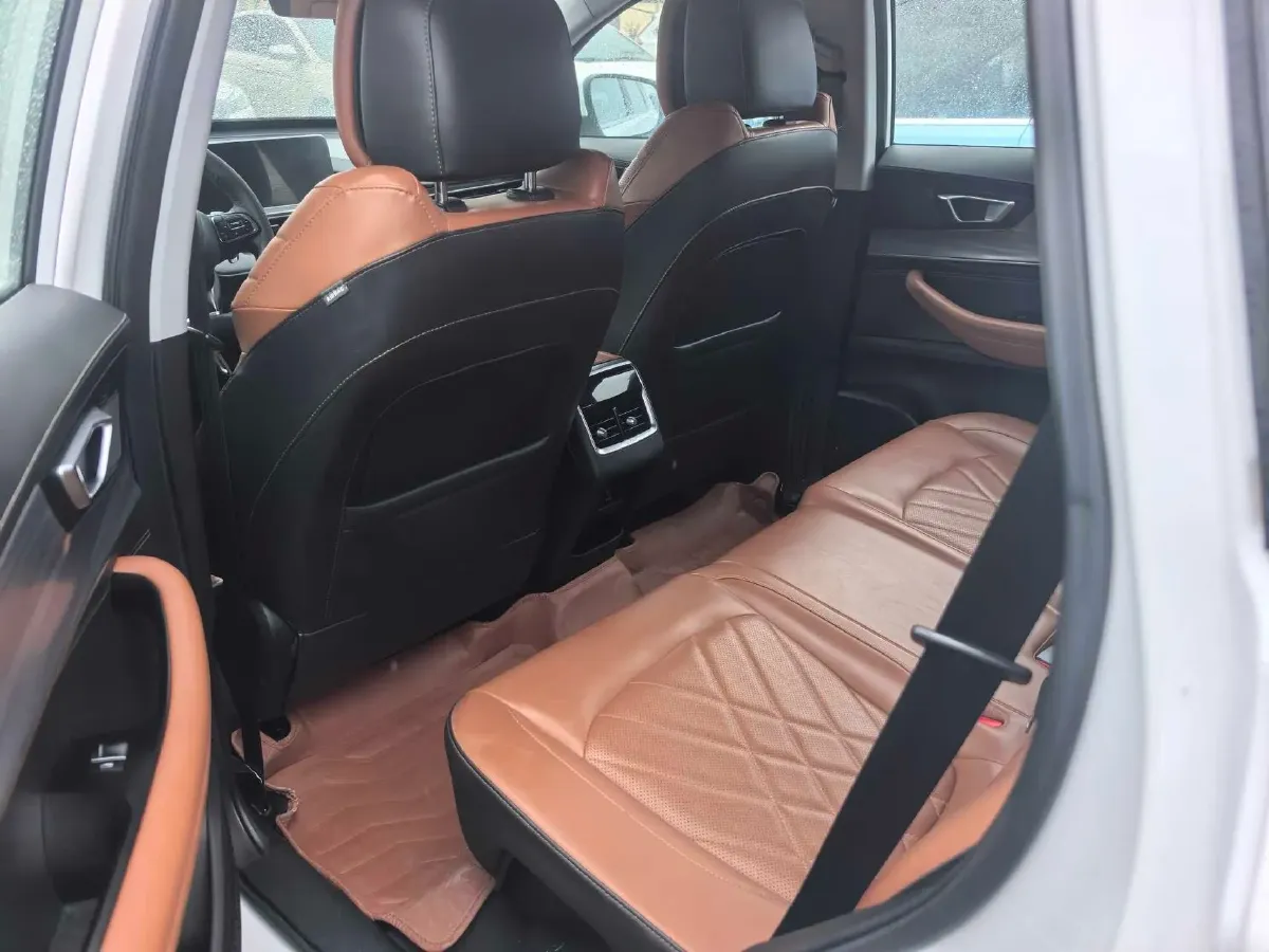 2021 Chery Tiggo 8 Plus 1.6T 197HP L4 7DCT,autocango,china used car exporter,china ev exporter,chinese used car exporter,chinese used ev exporter