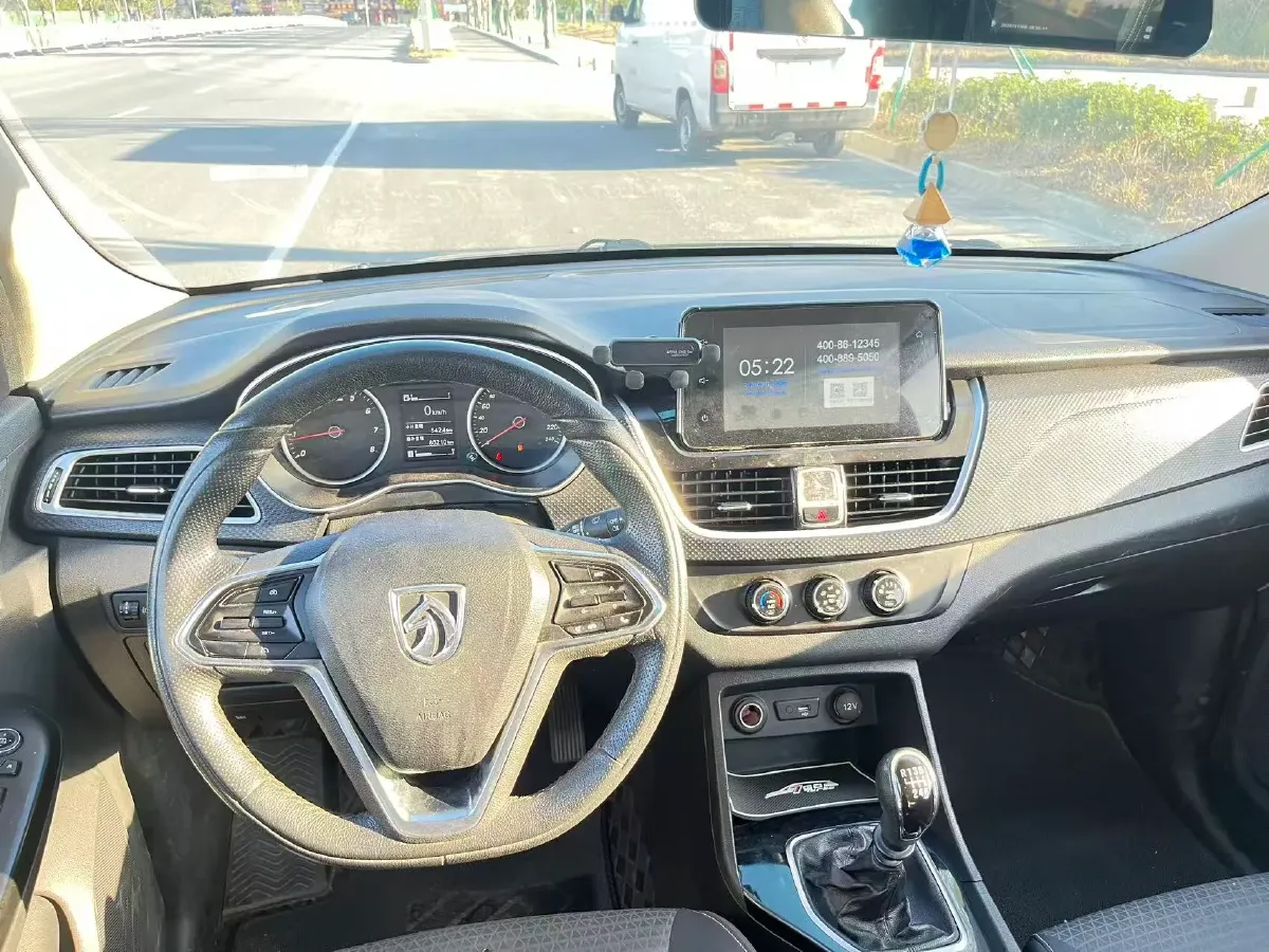 2019 BaoJun 730 1.5L 105HP L4 6MT,autocango,china used car exporter,china ev exporter,chinese used car exporter,chinese used ev exporter