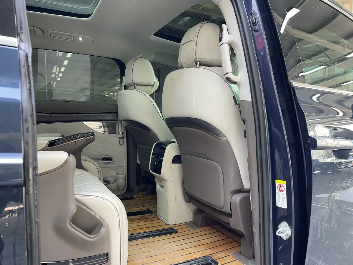 2022 HongQi HS7 3.0T 337HP V6 8AT,autocango,china used car exporter,china ev exporter,chinese used car exporter,chinese used ev exporter