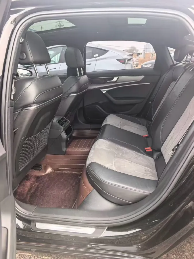 2022 Audi A6L 2.0T 224HP L4 7DCT,autocango,china used car exporter,china ev exporter,chinese used car exporter,chinese used ev exporter