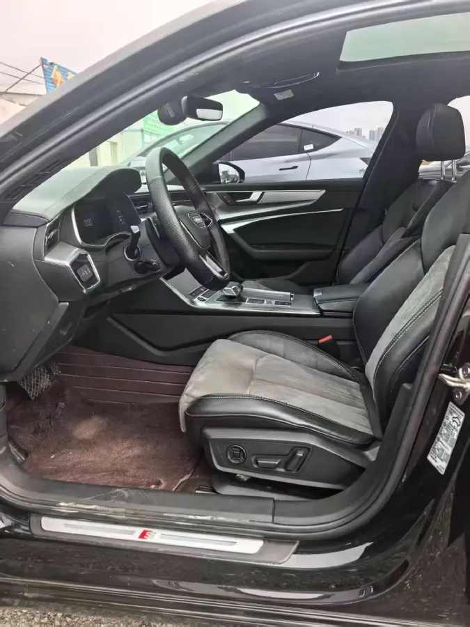 2022 Audi A6L 2.0T 224HP L4 7DCT,autocango,china used car exporter,china ev exporter,chinese used car exporter,chinese used ev exporter