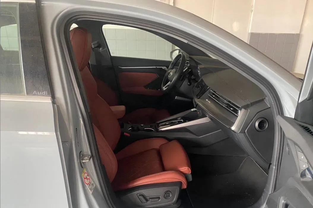 2025 Audi A3 1.5T 160HP L4 7DCT,autocango,china used car exporter,china ev exporter,chinese used car exporter,chinese used ev exporter