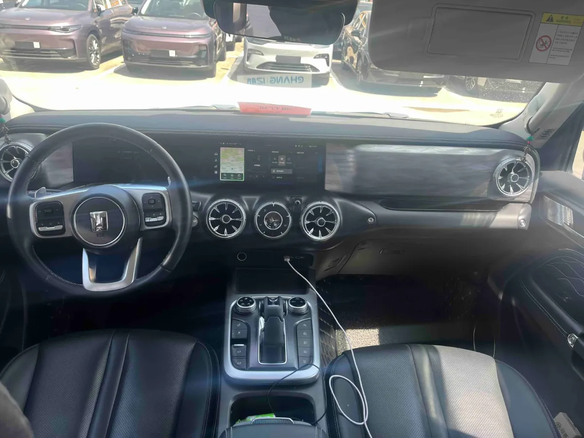 2021 Tank 300 2.0T 227HP L4 8AT,autocango,china used car exporter,china ev exporter,chinese used car exporter,chinese used ev exporter